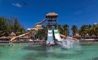 toboganes gigantes en cancun Aquatic Funday Park