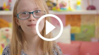 Conoce a María Bárbara (Bibi), una campeona en gimnasia con aspiraciones de convertirse en astronauta. Kumon le ha enseñado a alcanzar aún más.
