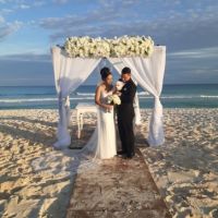 Sylvia y Javier decidieron llevar a ROCCO como uno de los invitados mas importantes para acompañarlos en su ceremonia simbólica en la playa en Cancún. Un estudio en el 2015 de una Univer